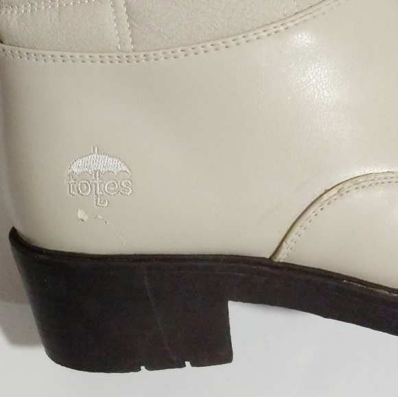Totes NWT cream zip up winter boots with faux fur - Picture 7 of 8